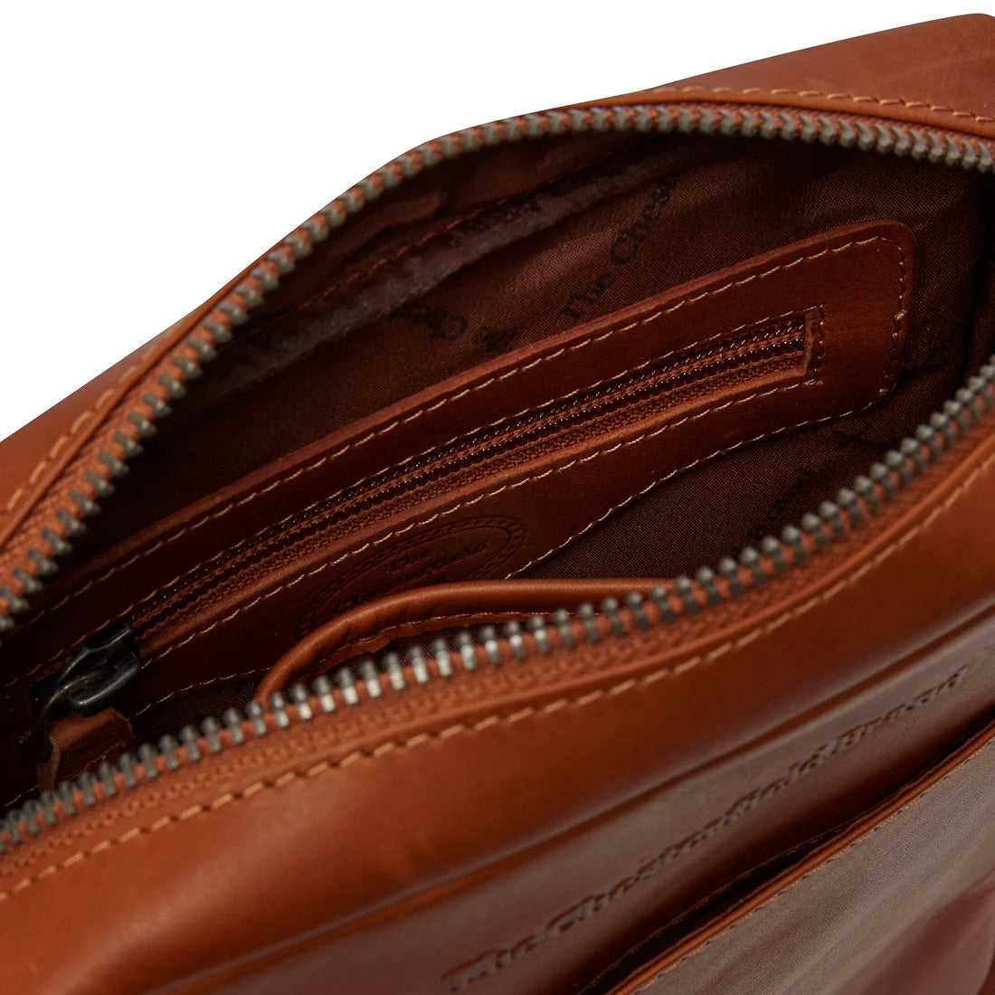 Modern axelväska i läder från The Chesterfield Brand