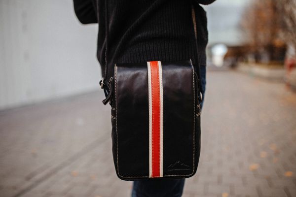 STRIPES axelväska i Läder