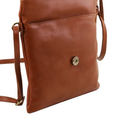 TL Young - Axelväska med Tofsdetaljer i Läder - NewBag4you