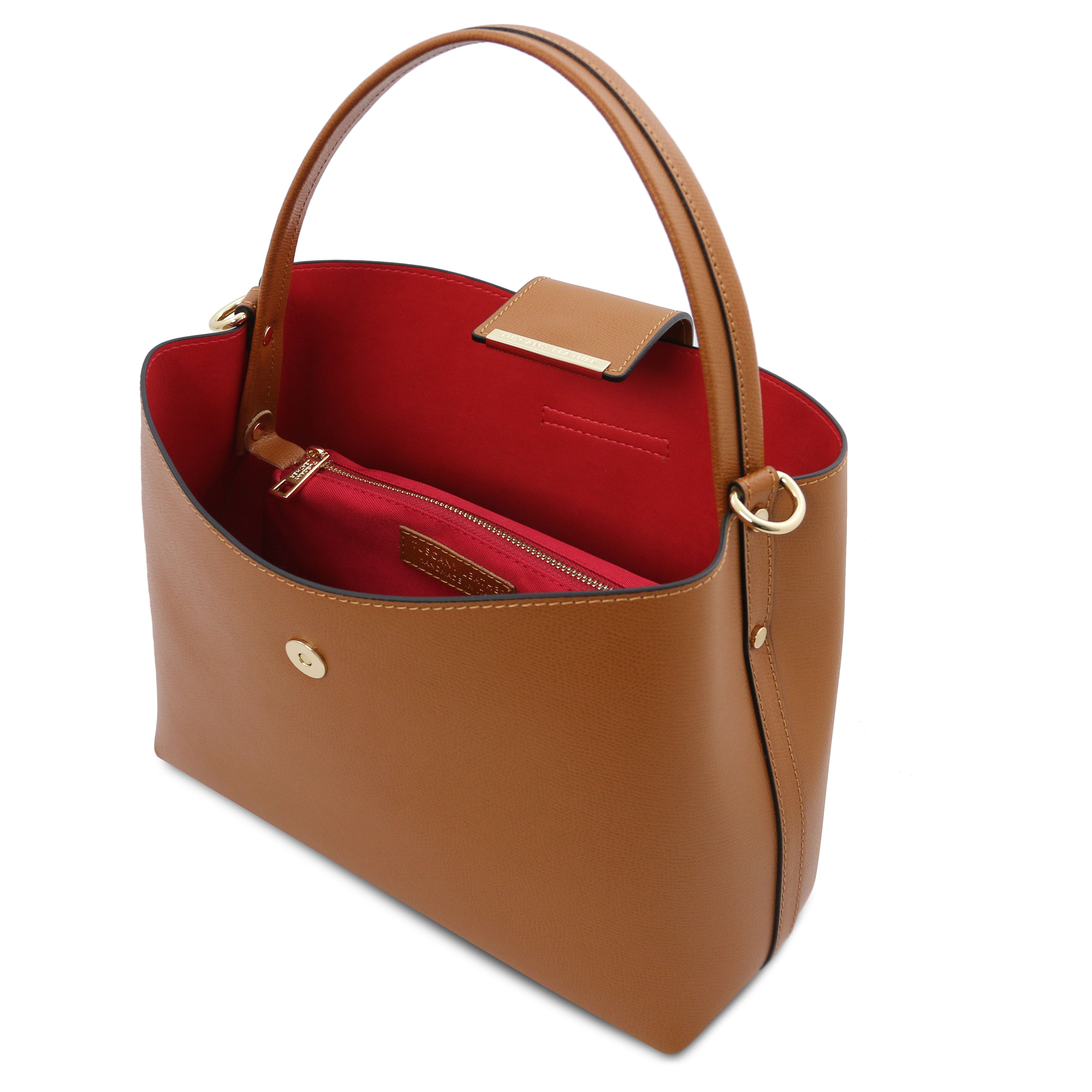 CLIO Handväska i läder - NewBag4you