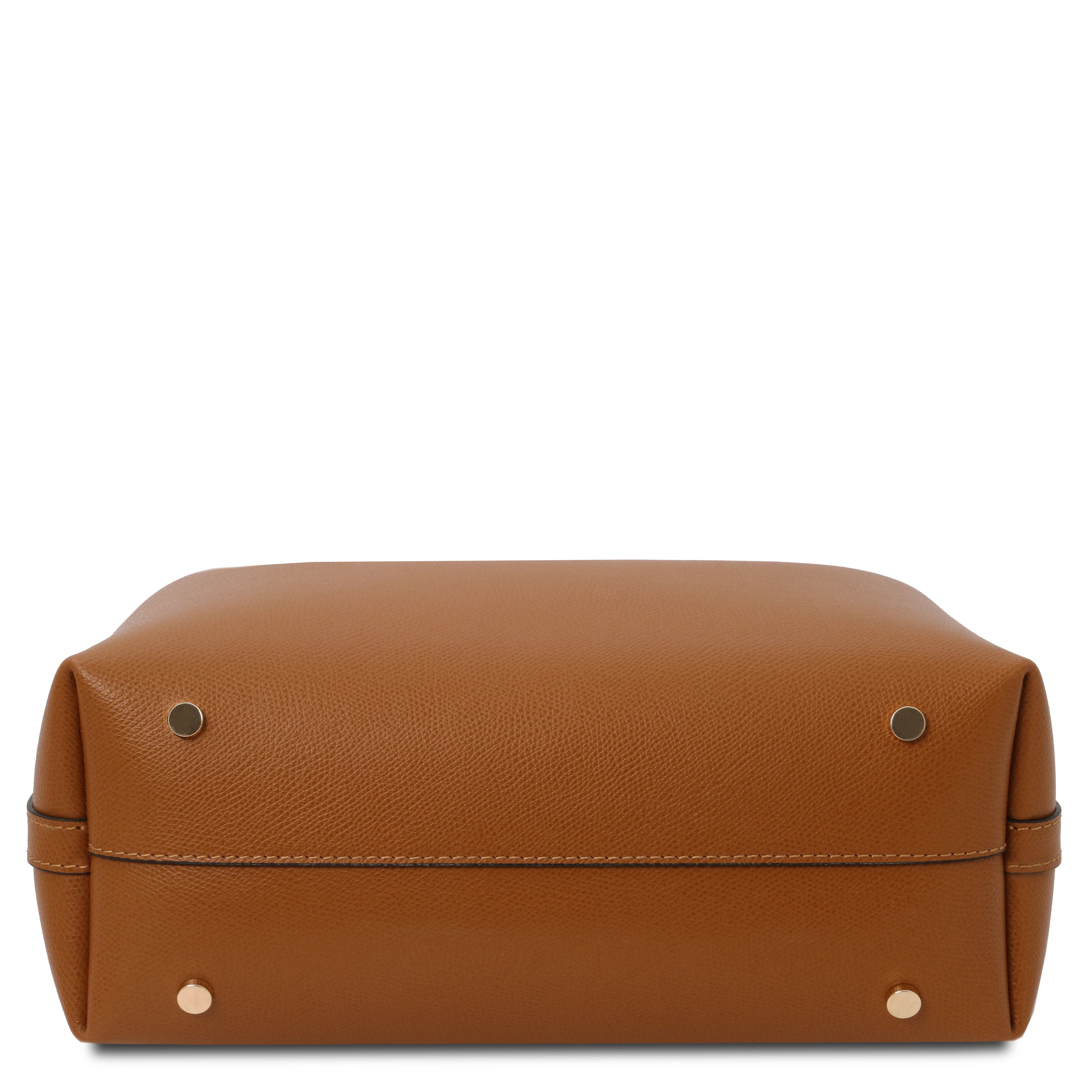 CLIO Handväska i läder - NewBag4you