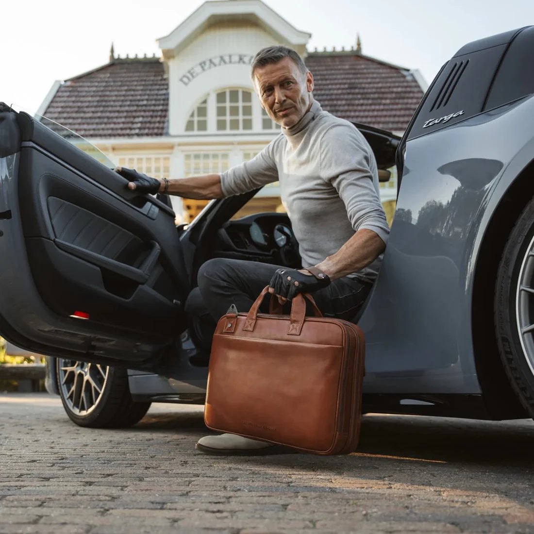 Praktisk portfölj i premiumläder från The Chesterfield Brand 15"